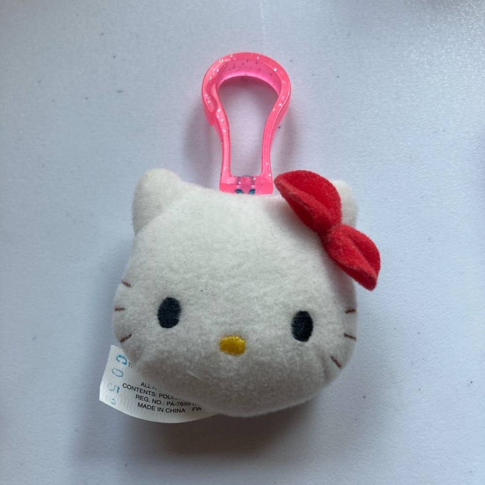 Hello Kitty Keychain Collection - Picture 6 of 7